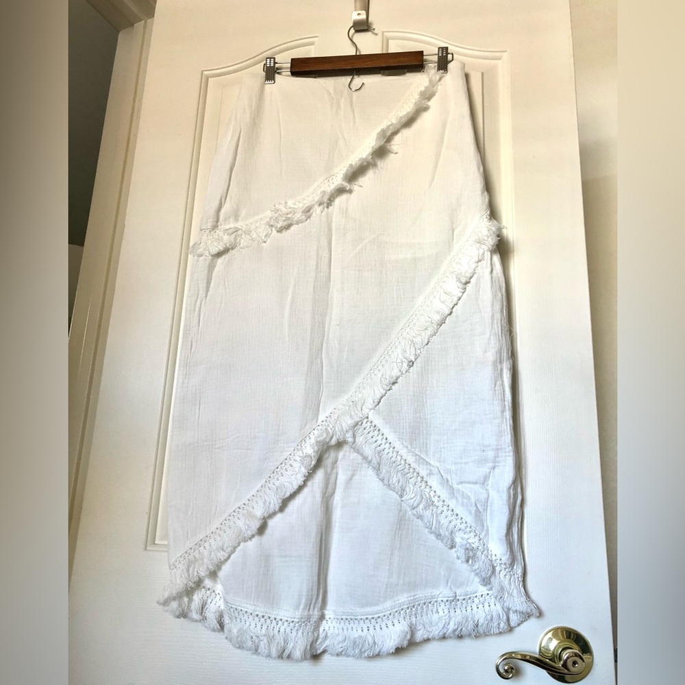NWOT Le Lis White Fringe-Trim Midi Skirt